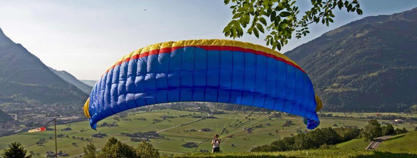 An sonnigen Tagen trifft der Talwind senkrecht auf den Krenzerberg, so dass ein Aufwindband entsteht.