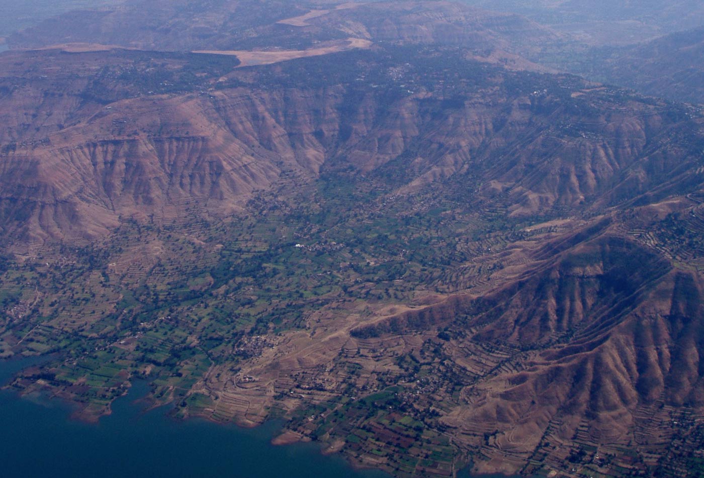 Tablelands sind die letzten Überbleibsel der von einem Supervulkan geschaffenen Hochebene. Der Monsun hat dort fliegerisch ergiebige Täler geschaffen.