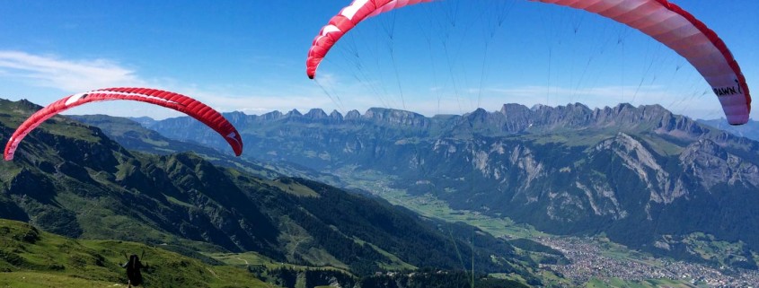Ein Gleitflug vom Pizol ist dank des grossen Höhenunterschieds für die Gleitschirmschulung ein geeigneter Startplatz.