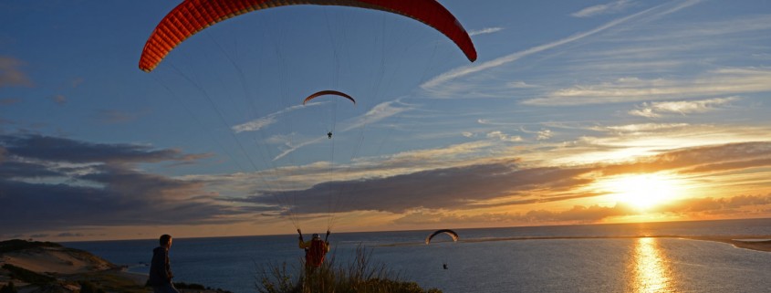 Eine Flugreise an die Düne lohnt sich für Anfänger im Gleitschirmsport wie für Flugschüler und Fortgeschrittene.