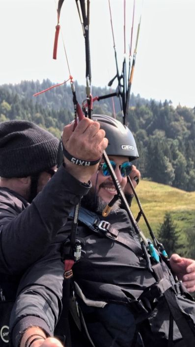 gleitschirm-tandemflug-selfie-hoch